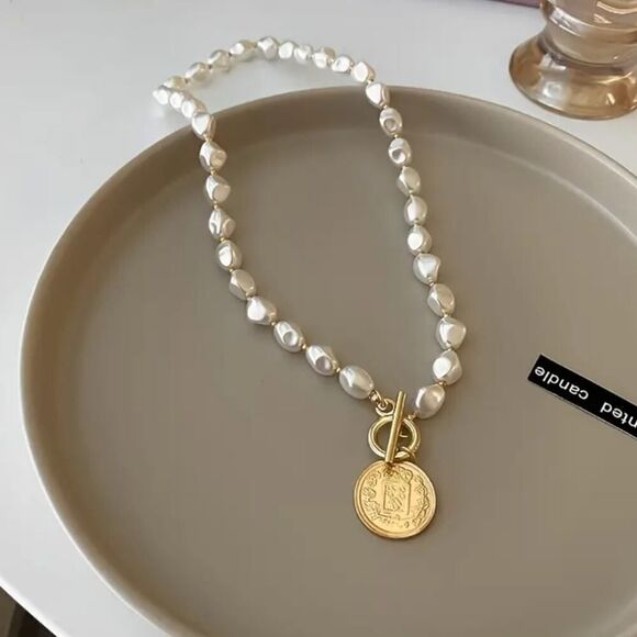 Lab Pearl Beaded Clavicle Necklace Personalized OT Portrait Round Tag Pendant - Picture 8 of 9